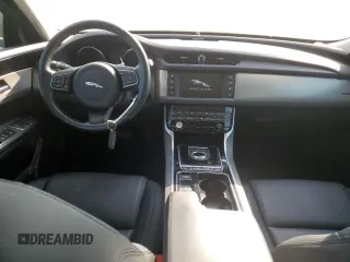2018 Jaguar XF with VIN SAJBJ4FN4JCY55365, listed as a Copart auction lot 75350454 with 50,373 mi miles and Salvage Title. Bid and sale history available at DreamBid. Image 8.