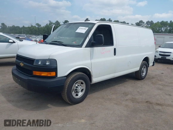 2021 Chevrolet Express Cargo z VIN 1GCWGAFP6M1206374, wystawiony jako IAAI lot #42451400 z przebiegiem 118 252 mil mil oraz . Historia ofert i sprzedaży dostępna na DreamBid. Obrazek 17.