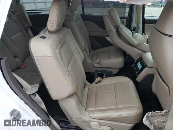 2020 Lincoln Aviator Reserve z VIN 5LM5J7XC0LGL22749, wystawiony jako Copart lot #55477675 z przebiegiem 61 286 mil mil oraz Szkoda całkowita • Salvage title. Historia ofert i sprzedaży dostępna na DreamBid. Obrazek 11.