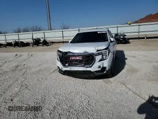 2022 GMC Terrain SLE z VIN 3GKALMEV8NL299954, wystawiony jako Copart lot #49886335 z przebiegiem 25 992 mil mil oraz Szkoda całkowita • Salvage title. Historia ofert i sprzedaży dostępna na DreamBid. Obrazek 12.