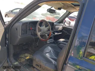 2004 Chevrolet Avalanche with VIN 3GNEK12T74G284622, listed as a IAAI auction lot 40172847 with 254,955 mi miles. Bid and sale history available at carsss.com. Image 5.