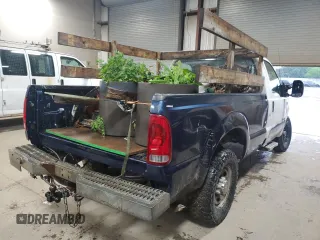 1999 Ford F-250 XL with VIN 1FTNF21F8XEE75010, listed as a Copart auction lot 54532975 with 239,935 mi miles and Salvage title. Bid and sale history available at DreamBid. Image 3.