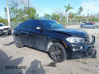 2018 BMW X6 sDrive35i with VIN 5UXKU0C5XJ0G80724, listed as a IAAI auction lot 41274338 with 122,696 mi miles. Bid and sale history available at carsss.com. Image 1.