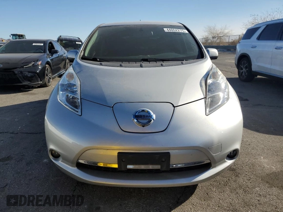 2015 Nissan LEAF S with VIN 1N4AZ0CP3FC332935, listed as a Copart auction lot 44052215 with 111,104 mi miles and Clean Title. Bid and sale history available at DreamBid. Image 5.