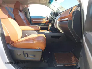 2015 Toyota Tundra Platinum z VIN 5TFGY5F15FX176935, wystawiony jako IAAI lot #41763346 z przebiegiem 150 110 mil mil oraz . Historia ofert i sprzedaży dostępna na DreamBid. Obrazek 5.