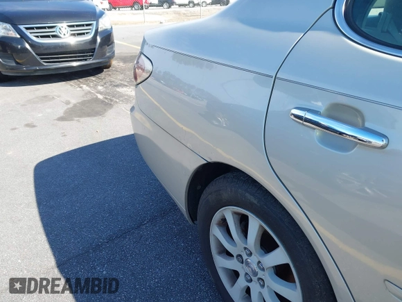 2004 Lexus ES 330 with VIN JTHBA30GX45045913, listed as a IAAI auction lot 41747664 with 173,544 mi miles. Bid and sale history available at carsss.com. Image 12.