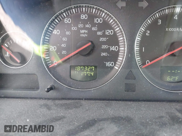 2004 Volvo S60 with VIN YV1RS59V942385429, listed as a IAAI auction lot 41659823 with 187,327 mi miles. Bid and sale history available at carsss.com. Image 7.