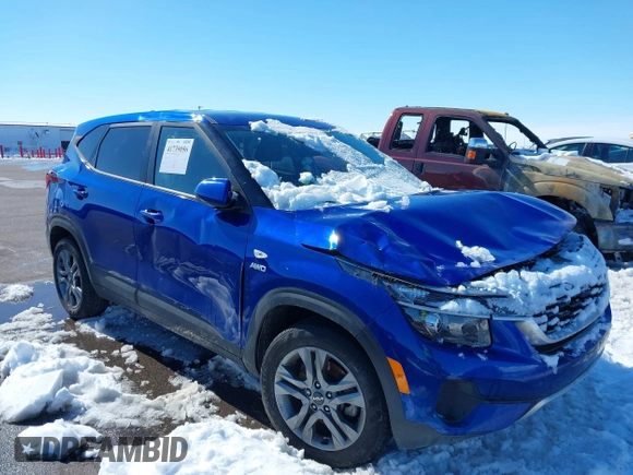 2023 Kia Seltos LX z VIN KNDEPCAA0P7430395, wystawiony jako IAAI lot #41739056 z przebiegiem 23 267 mil mil oraz . Historia ofert i sprzedaży dostępna na DreamBid. Obrazek 1.