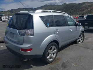 2008 Mitsubishi Outlander XLS with VIN JA4MS41XX8Z008980, listed as a IAAI auction lot 41916025 with 171,105 mi miles. Bid and sale history available at carsss.com. Image 4.