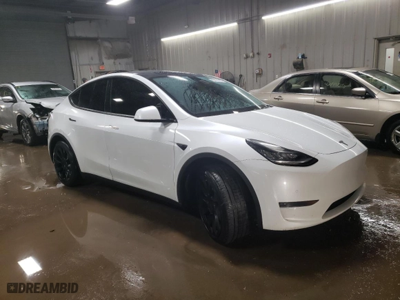 2020 Tesla Model Y Long Range with VIN 5YJYGDEE3LF014359, listed as a Copart auction lot 45741515 with NaN miles and Salvage Title. Bid and sale history available at carsss.com. Image 4.