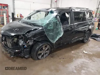 2011 Toyota Sienna SE with VIN 5TDXK3DC1BS172813, listed as a IAAI auction lot 41643352 with 172,385 mi miles. Bid and sale history available at carsss.com. Image 18.