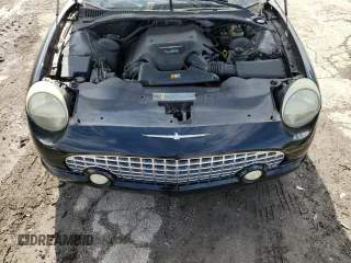 2005 Ford Thunderbird Deluxe z VIN 1FAHP60A25Y103624, wystawiony jako Copart lot #58043635 z przebiegiem 121 881 mil mil oraz Tytuł czysty. Historia ofert i sprzedaży dostępna na DreamBid. Obrazek 11.