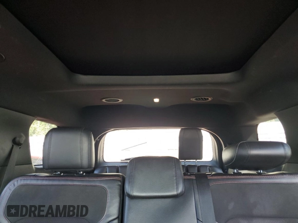 2018 Ford Explorer XLT with VIN 1FM5K7D82JGB75394, listed as a Copart auction lot 55030535 with 129,033 mi miles and Salvage title. Bid and sale history available at DreamBid. Image 10.