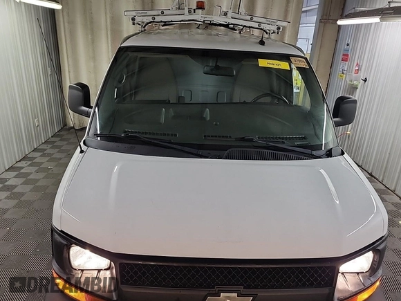 2015 Chevrolet Express Cargo z VIN 1GCWGFCF3F1168503, wystawiony jako IAAI lot #42546933 z przebiegiem 104 968 mil mil oraz . Historia ofert i sprzedaży dostępna na DreamBid. Obrazek 10.