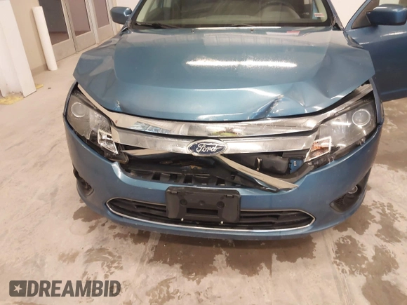 2010 Ford Fusion SE z VIN 3FAHP0HA6AR417044, wystawiony jako IAAI lot #42129980 z przebiegiem 200 595 mil mil oraz . Historia ofert i sprzedaży dostępna na DreamBid. Obrazek 6.