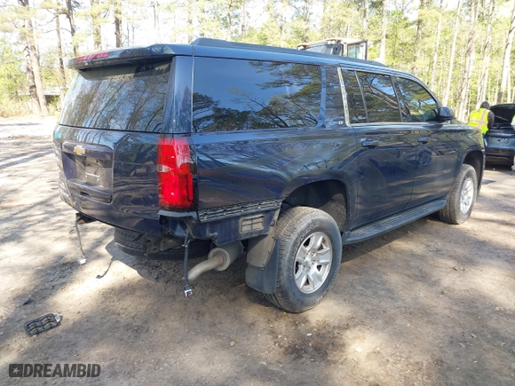 2019 Chevrolet Suburban LT with VIN 1GNSKHKC5KR333566, listed as a IAAI auction lot 41996940 with 95,807 mi miles. Bid and sale history available at carsss.com. Image 4.