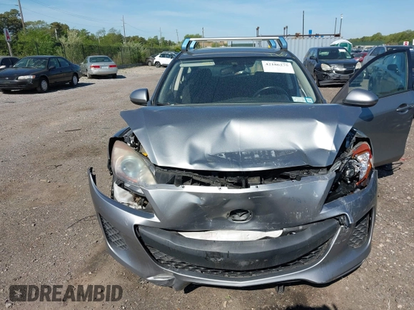2013 Mazda 3 i Touring z VIN JM1BL1LP2D1742494, wystawiony jako IAAI lot #42186275 z przebiegiem 150 046 mil mil oraz . Historia ofert i sprzedaży dostępna na DreamBid. Obrazek 6.