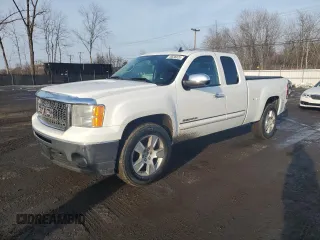 2013 GMC Sierra 1500 SLT z VIN 1GTR2WE72DZ109278, wystawiony jako Copart lot #45636025 z przebiegiem 114 482 mil mil oraz Czysty tytuł • Clean title. Historia ofert i sprzedaży dostępna na DreamBid. Obrazek 1.
