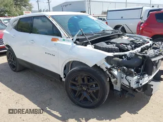 2021 Chevrolet Blazer LT z VIN 3GNKBCRS6MS526776, wystawiony jako IAAI lot #42070442 z przebiegiem 23 187 mil mil oraz . Historia ofert i sprzedaży dostępna na DreamBid. Obrazek 1.