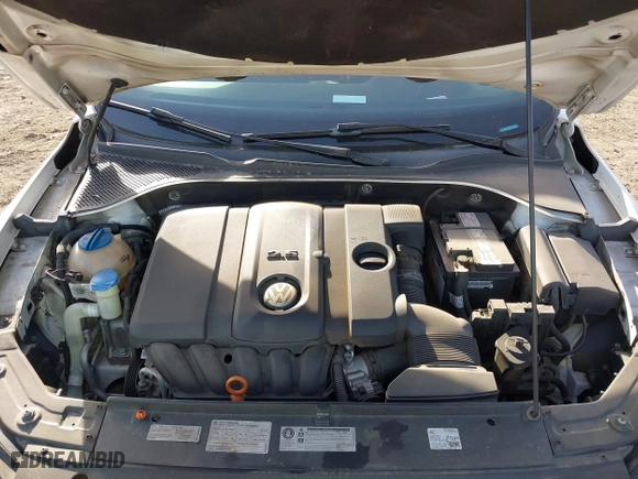2012 Volkswagen Passat SE with VIN 1VWBP7A37CC041747, listed as a IAAI auction lot 41698168 with 252,549 mi miles. Bid and sale history available at carsss.com. Image 10.