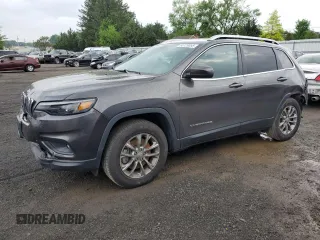 2019 Jeep Cherokee Altitude с VIN 1C4PJMLX1KD471582, выставлен на аукционе Copart как лот 55729055 с пробегом 76 941 миль миль и Списание • Salvage title. История ставок и продаж доступна на DreamBid. Изображение 1.