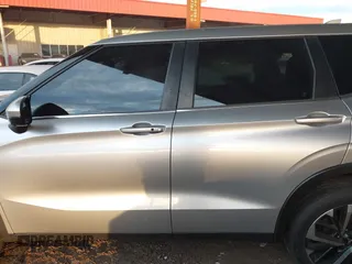 2022 Mitsubishi Outlander SE z VIN JA4J3UA88NZ023157, wystawiony jako IAAI lot #41357953 z przebiegiem 34 081 mil mil oraz . Historia ofert i sprzedaży dostępna na DreamBid. Obrazek 14.