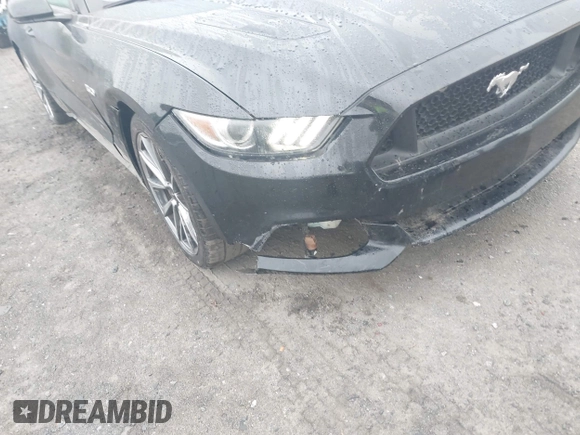 2015 Ford Mustang GT z VIN 1FA6P8CF8F5353916, wystawiony jako IAAI lot #42606432 z przebiegiem 70 582 mil mil oraz . Historia ofert i sprzedaży dostępna na DreamBid. Obrazek 6.