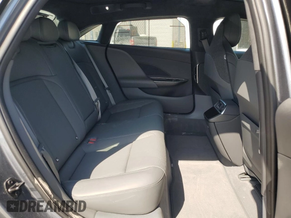2024 Lucid Air Touring z VIN 50EA1TEA0RA002936, wystawiony jako Copart lot #50941055 z przebiegiem 8934 mil mil oraz Szkody całkowita. Historia ofert i sprzedaży dostępna na DreamBid. Obrazek 11.