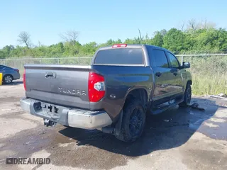 2017 Toyota Tundra 2WD SR5 with VIN 5TFEW5F18HX227330, listed as a IAAI auction lot 41972095 with 92,287 mi miles. Bid and sale history available at carsss.com. Image 4.