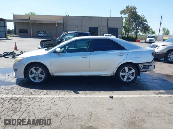 2013 Toyota Camry L with VIN 4T1BF1FK4DU247215, listed as a IAAI auction lot 42033164 with 185,908 mi miles. Bid and sale history available at carsss.com. Image 15.