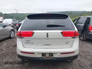 2013 Lincoln MKX z VIN 2LMDJ6JK9DBL27647, wystawiony jako IAAI lot #42140913 z przebiegiem 211 412 mil mil oraz . Historia ofert i sprzedaży dostępna na DreamBid. Obrazek 16.