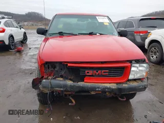 2002 GMC Sonoma SLS with VIN 1GTDT19WX28106238, listed as a IAAI auction lot 41559054 with 247,226 mi miles. Bid and sale history available at carsss.com. Image 6.