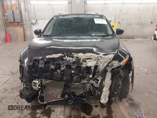 2018 Jeep Cherokee Limited with VIN 1C4PJMDB5JD617757, listed as a IAAI auction lot 40944952 with 81,573 mi miles. Bid and sale history available at carsss.com. Image 13.