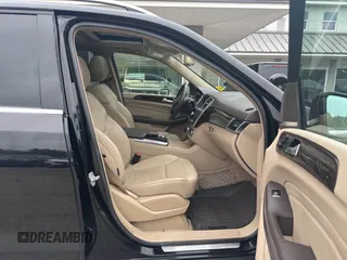 2015 Mercedes-Benz M 250 z VIN 4JGDA0EB3FA510415, wystawiony jako IAAI lot #42305159 z przebiegiem 225 869 mil mil oraz . Historia ofert i sprzedaży dostępna na DreamBid. Obrazek 5.