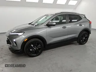 2024 Buick Encore GX Sport Touring с VIN KL4AMDSL0RB154078, выставлен на аукционе Copart как лот 88996095 с пробегом 20 615 миль миль и Чистый • Clean title. История ставок и продаж доступна на DreamBid. Изображение 1.
