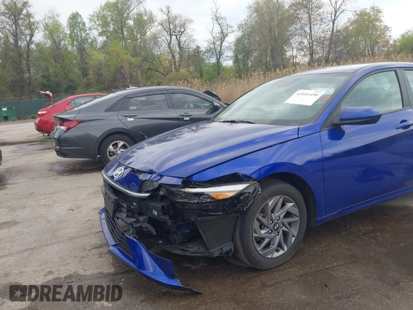 2024 Hyundai Elantra SEL with VIN KMHLM4DG9RU657512, listed as a IAAI auction lot 42041490 with 38,578 mi miles and . Bid and sale history available at DreamBid. Image 6.
