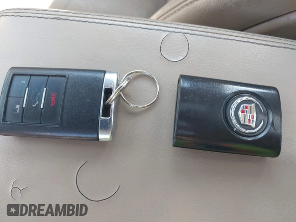 2009 Cadillac CTS RWD с VIN 1G6DF577290119328, выставлен на аукционе IAAI как лот 42508096 с пробегом 136 049 миль миль и . История ставок и продаж доступна на DreamBid. Изображение 11.