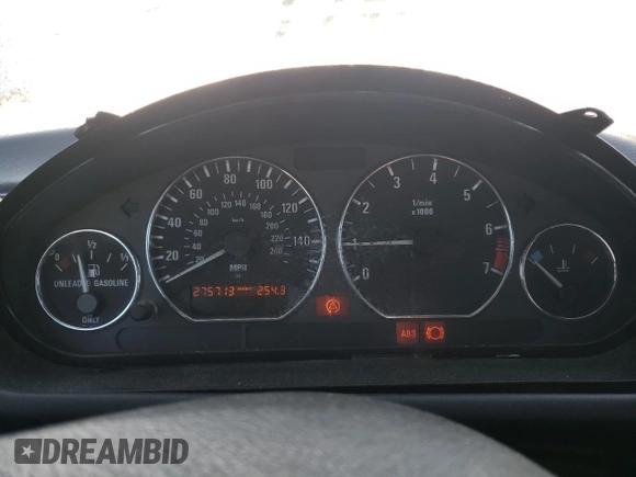 2000 BMW Z3 2.5 z VIN 4USCH9342YLF84496, wystawiony jako Copart lot #50463415 z przebiegiem 275 713 mil mil oraz Szkoda całkowita • Salvage title. Historia ofert i sprzedaży dostępna na DreamBid. Obrazek 9.