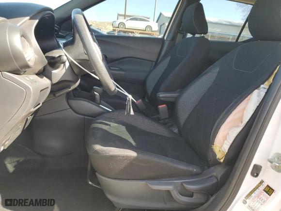 2019 Nissan Kicks SV with VIN 3N1CP5CU4KL559290, listed as a Copart auction lot 44818755 with 33,689 mi miles and Salvage Title. Bid and sale history available at carsss.com. Image 7.