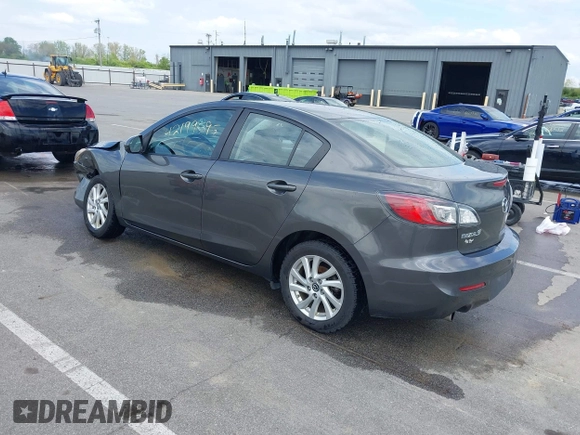 2013 Mazda 3 i Touring z VIN JM1BL1V72D1822505, wystawiony jako IAAI lot #42199595 z przebiegiem 103 560 mil mil oraz . Historia ofert i sprzedaży dostępna na DreamBid. Obrazek 3.