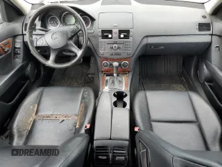 2011 Mercedes-Benz C 300 Sport z VIN WDDGF8BB7BR157457, wystawiony jako Copart lot #56212715 z przebiegiem 130 072 mil mil oraz Tytuł czysty. Historia ofert i sprzedaży dostępna na DreamBid. Obrazek 8.