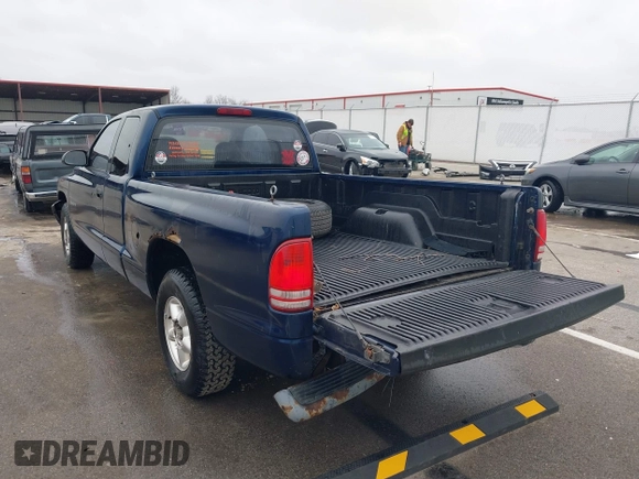 2002 Dodge Dakota with VIN 1B7GL12X32S626025, listed as a IAAI auction lot 41546565 with 269,061 mi miles and . Bid and sale history available at carsss.com. Image 3.