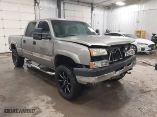 2003 Chevrolet Silverado 2500HD LS with VIN 1GCHK23133F136475, listed as a IAAI auction lot 41609322 with 233,193 mi miles. Bid and sale history available at carsss.com. Image 1.