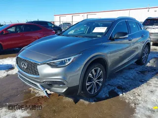 2018 Infiniti QX30 Premium z VIN SJKCH5CR7JA047290, wystawiony jako IAAI lot #41270760 z przebiegiem 72 169 mil mil oraz . Historia ofert i sprzedaży dostępna na DreamBid. Obrazek 17.