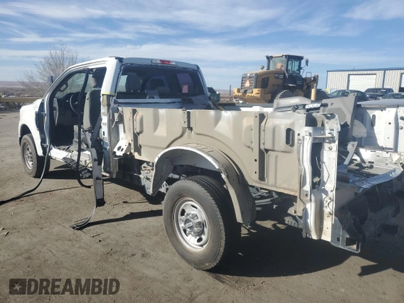 2018 Ford F-250 XL with VIN 1FT7X2A69JEC57624, listed as a Copart auction lot 44233185 with 158,640 mi miles and Salvage title. Bid and sale history available at DreamBid. Image 2.