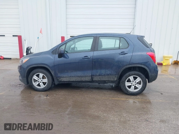 2019 Chevrolet Trax LS with VIN 3GNCJNSB9KL184972, listed as a IAAI auction lot 41724874 with 112,114 mi miles. Bid and sale history available at carsss.com. Image 14.