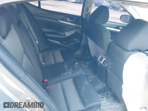 2018 Nissan Maxima SV with VIN 1N4AA6AP4JC400181, listed as a IAAI auction lot 41470197 with Not Provided miles and . Bid and sale history available at DreamBid. Image 8.