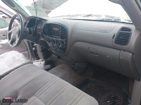 2002 Toyota Tundra SR5 with VIN 5TBBT44182S302560, listed as a IAAI auction lot 41371071 with 230,800 mi miles. Bid and sale history available at carsss.com. Image 5.
