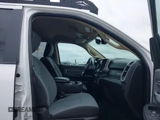 2019 Ram 2500 Big Horn with VIN 3C6UR5DL7KG587151, listed as a IAAI auction lot 42086628 with 137,868 mi miles. Bid and sale history available at carsss.com. Image 5.