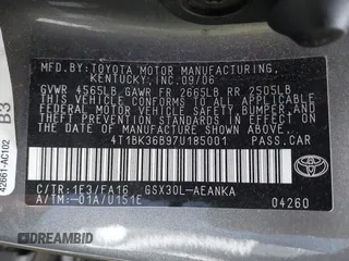 2007 Toyota Avalon XL z VIN 4T1BK36B97U185001, wystawiony jako IAAI lot #39698759 z przebiegiem 132 230 mil mil oraz . Historia ofert i sprzedaży dostępna na DreamBid. Obrazek 9.